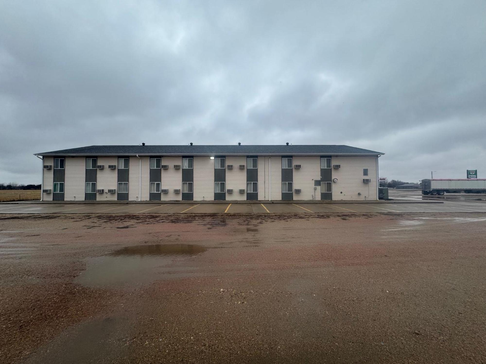Smart Choice Inn Plankinton Exterior photo